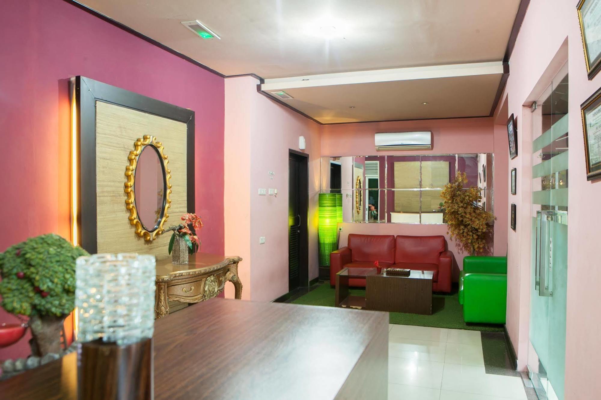 Reddoorz Plus @ Talaga Bodas Bandung Eksteriør bilde