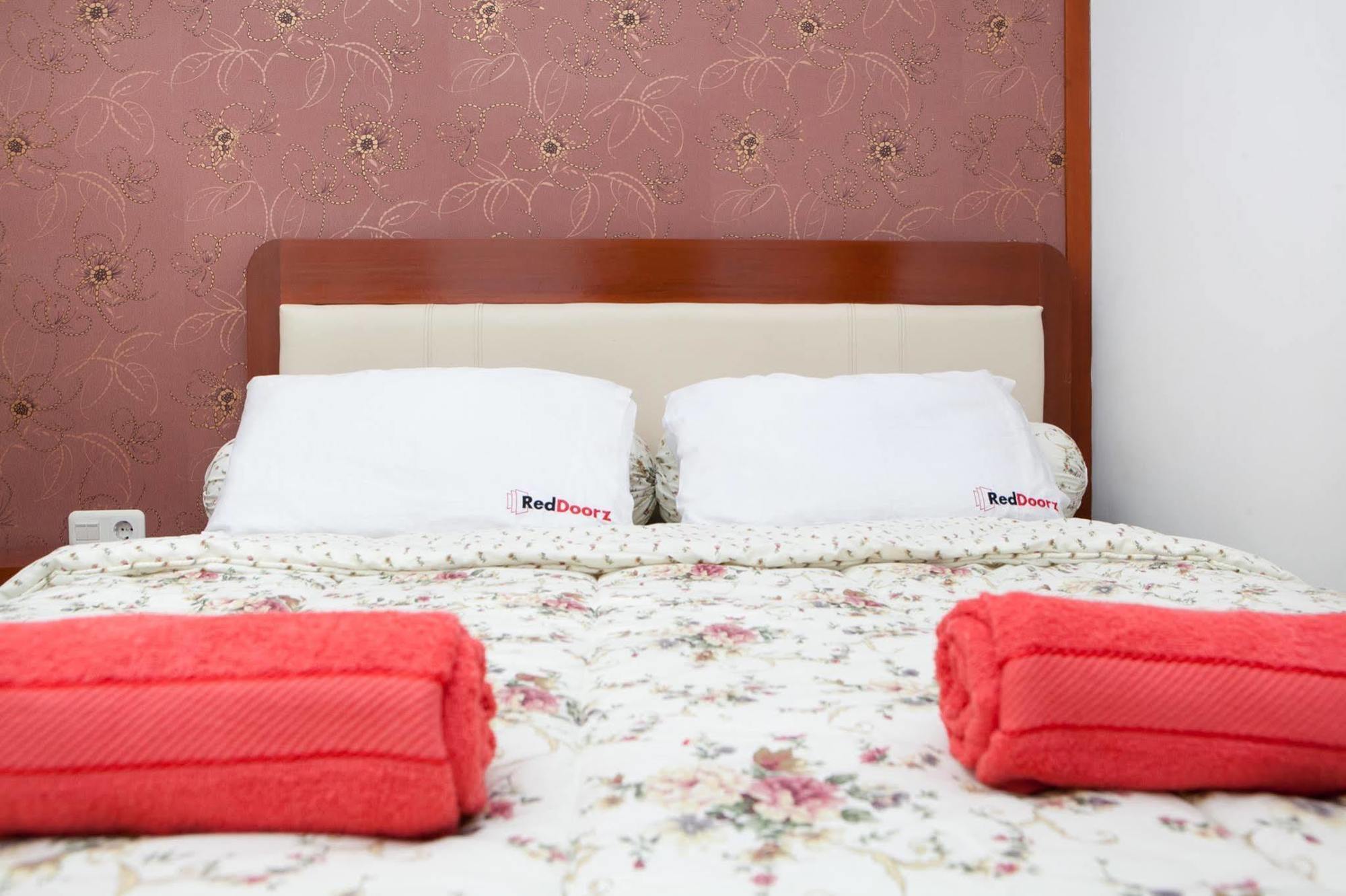 Reddoorz Plus @ Talaga Bodas Bandung Eksteriør bilde